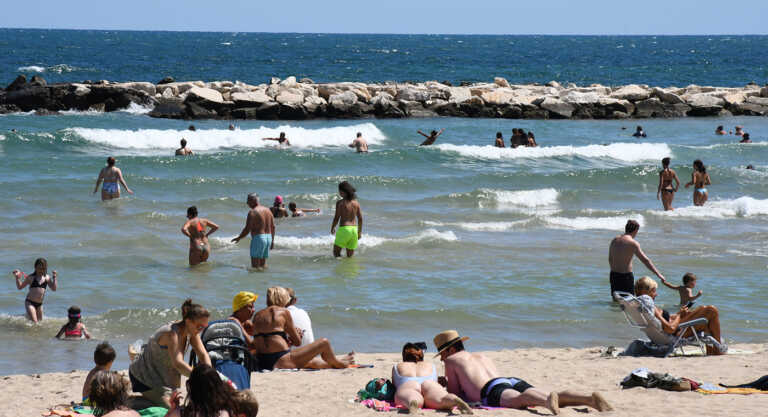 Puglia, malore in spiaggia a Bari e in Salento: morti due 70enni
