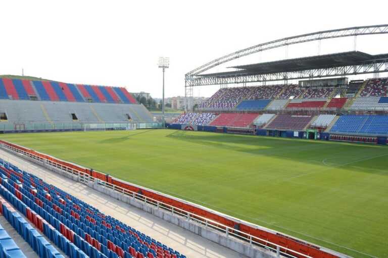 Lancio di fumogeni e oggetti durante la partita tra Crotone e Taranto: Daspo per 7 tifosi pugliesi
