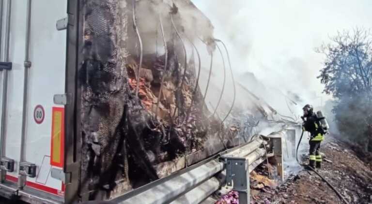 Brindisi, tir in fiamme sulla statale 7 all’altezza dello svincolo Francavilla Fontana