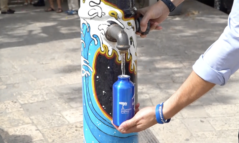 Aqp, FontaninApp si aggiorna con la mappa delle attività turistiche che servono acqua di rubinetto – VIDEO