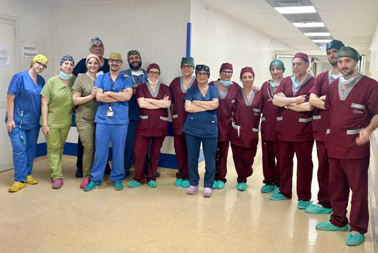 Galleria foto 'Bari, 8 chirurghi da tutta Italia al Policlinico per la formazione avanzata sugli interventi alla tiroide – VIDEO' - foto 1