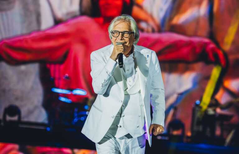 Nino D’Angelo torna nei palazzetti: il tour parte da Bari. Via alla prevendita dei biglietti