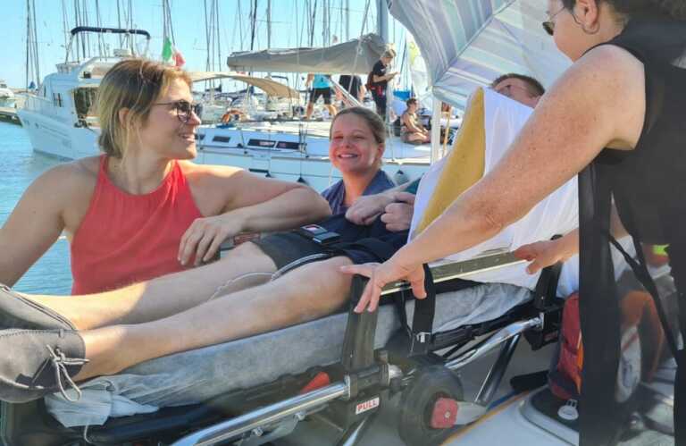 Gita in barca a vela per 6 pazienti dell’Asl di Bari: una terapia “speciale” con sole e mare – FOTO