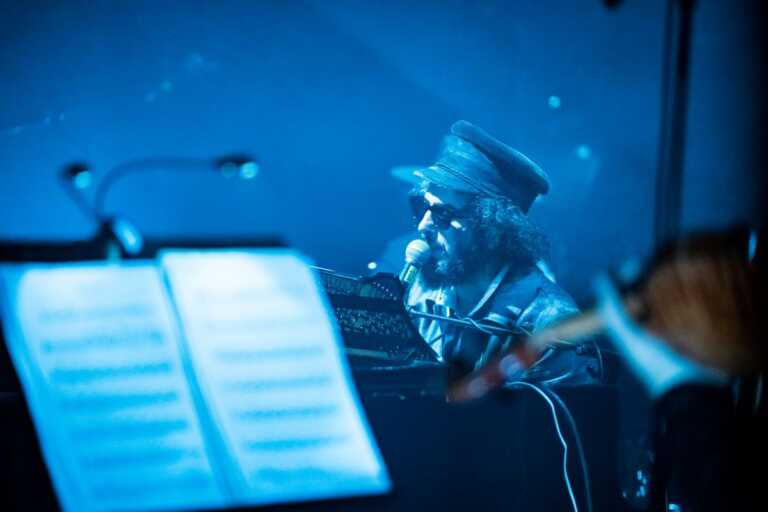 Vinicio Capossela torna in Puglia: appuntamento a Otranto poi a Minervino per il Locus