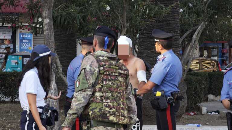Bari, rissa a colpi di bottiglie di vetro in piazza Moro: feriti due 20enni di origine libica