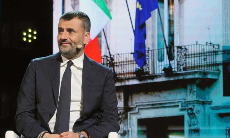 Regionali in Puglia, Emiliano spinge per la candidatura di Decaro che prende tempo