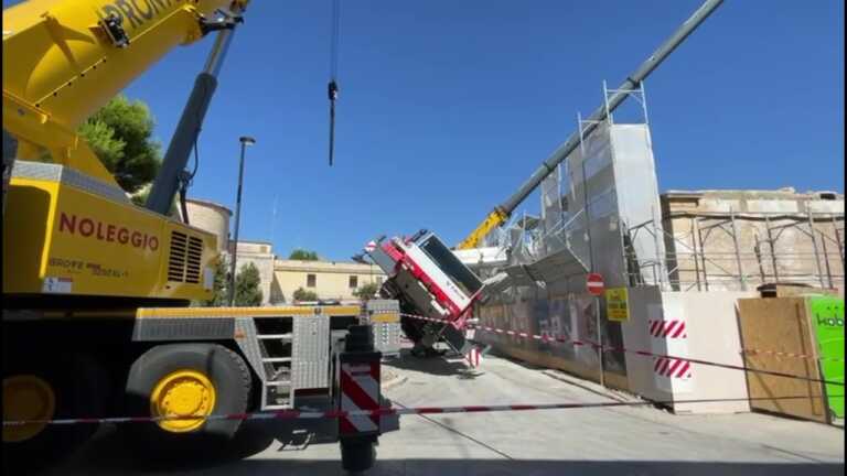 Autogru si ribalta a Palo, il sindaco: «Mezzo e area sotto sequestro. Al lavoro per accertare le cause» – VIDEO