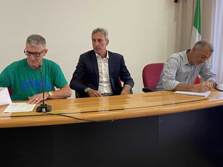 Rifiuti, servizio carente a Brindisi. Dal Comune maxi-multa da 100mila euro alla ditta