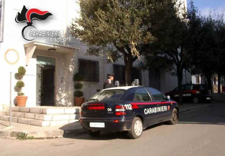 Ceglie Messapica, si fingono tecnici dell’Enel e rubano gioielli a un’anziana: arrestati tre tarantini
