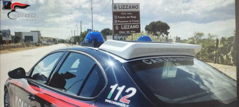 Rapinano una tabaccheria a Lizzano poi vanno al bar: arrestati due 17enni