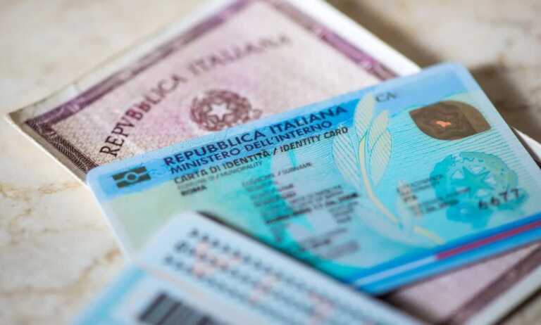 Addio carta d’identità in formato cartaceo, dal 3 agosto non è più valida