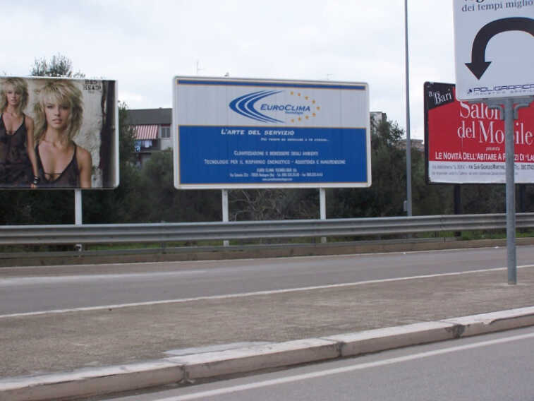 In vigore le nuove regole per i cartelloni pubblicitari a Bari: partono le installazioni