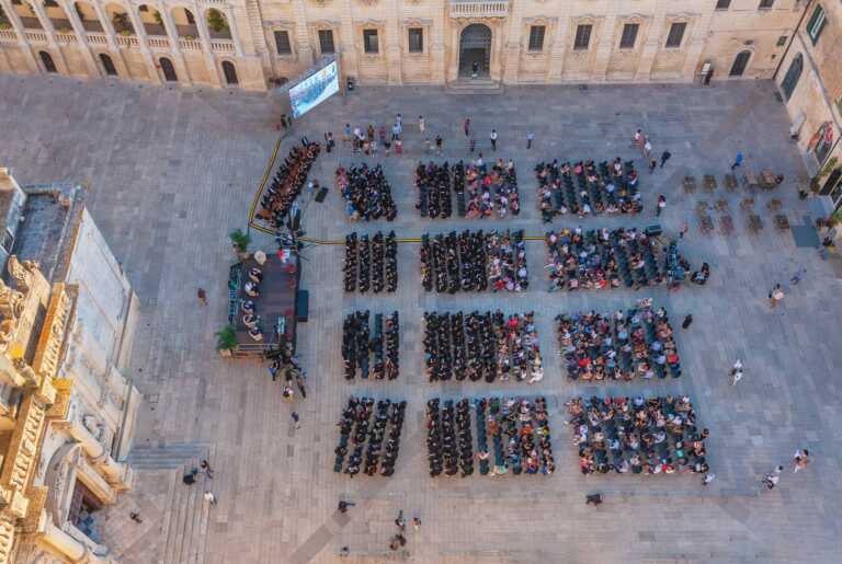 “Graduation day”, come nei campus americani volano i tocchi dei neo laureati in Salento