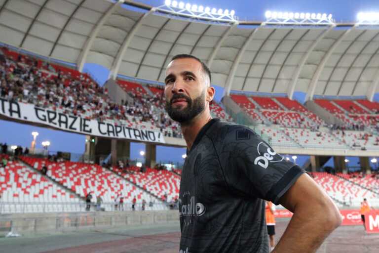 Bari, Di Cesare da capitano a vice ds: «Grazie di tutto. Ora restiamo ancora più uniti» – VIDEO