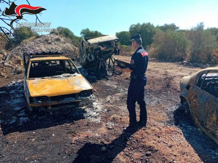 Statte, svuotacantine abbandona rifiuti in un terreno: denunciato. La scoperta dopo un incendio
