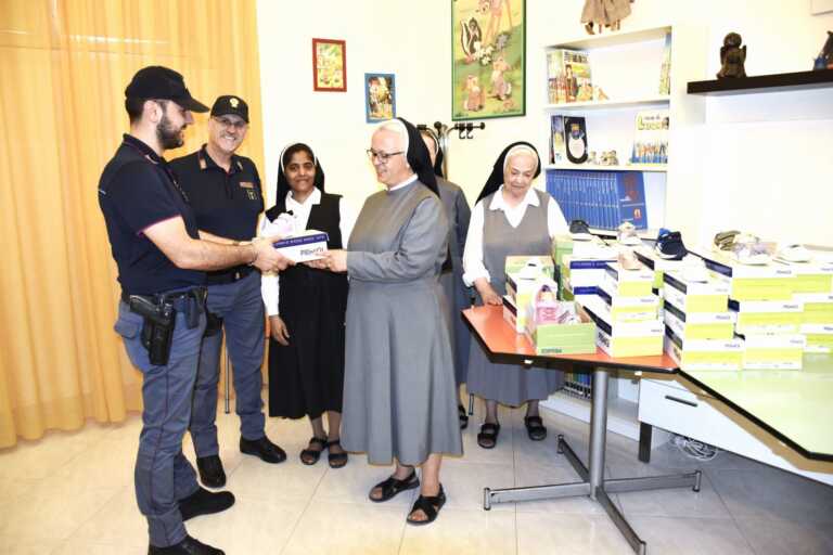 Andria, la Polizia recupera scarpe per bambini rubate: donate a un istituto di carità