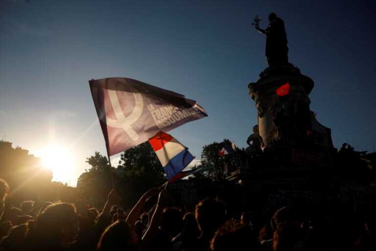 Elezioni in Francia: a Parigi il coro (in italiano) «Siamo tutti antifascisti». Polemiche per la scarsa copertura Rai – VIDEO