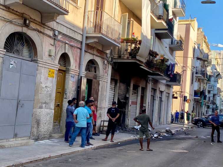 Esplosione a Barletta: fiamme in un laboratorio tessile. Aperta un’inchiesta – FOTO