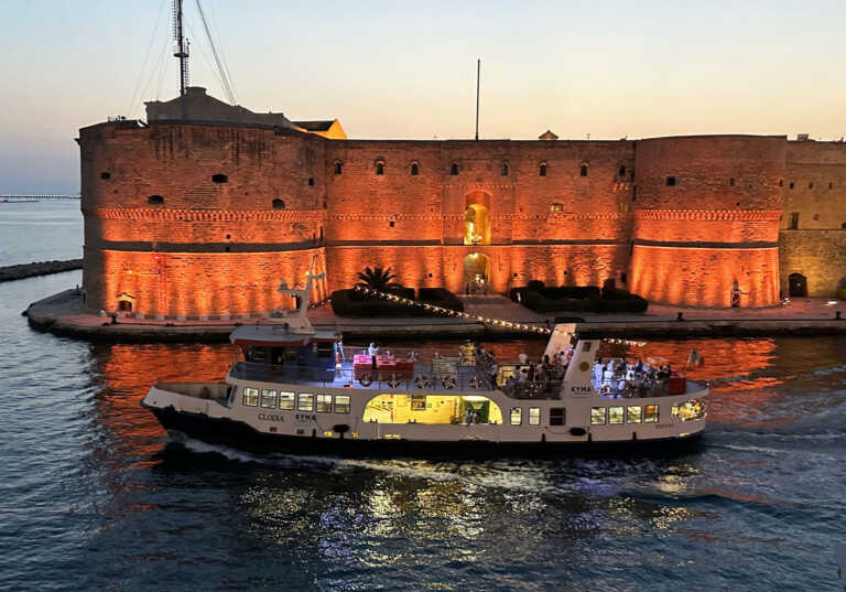 Sei gite nei mari di Taranto tra musica, racconti e buon cibo