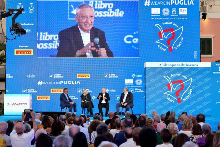 Galleria foto 'Polignano, “Il Libro possibile” nel segno dell’amore. Emiliano: «In Puglia lo tuteliamo per legge» – VIDEO' - foto 7