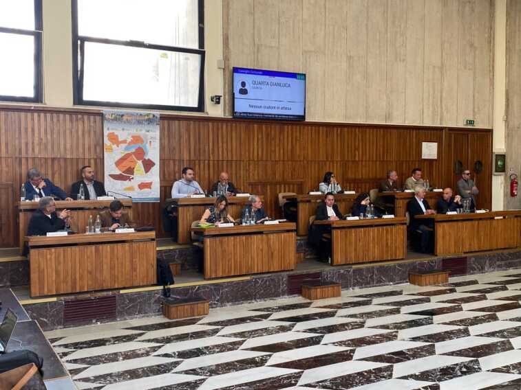 Brindisi, sospesa la concessione gratuita di un immobile comunale assegnato alla onlus Shalom Adonai: verifiche sulla scelta amministrativa