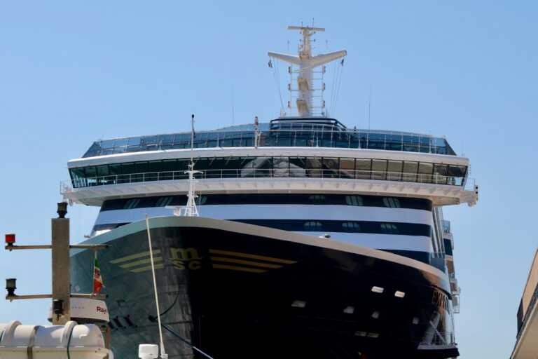Galleria foto 'Arriva a Brindisi la nave di lusso Explora di Msc, Emiliano: «Cresce la reputazione della Puglia» – VIDEO' - foto 8