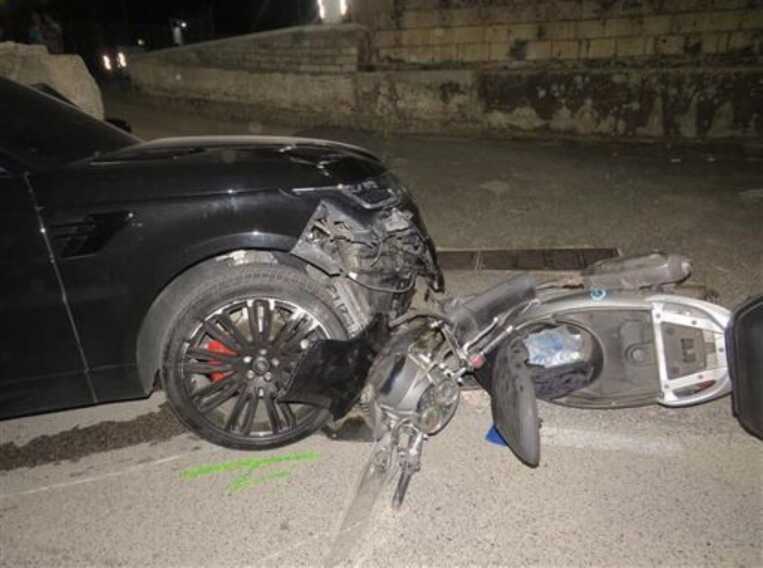Galleria foto 'Scontro tra un’auto e una moto a Napoli: muore un 36enne. Coinvolto un giovane del Foggiano' - foto 1