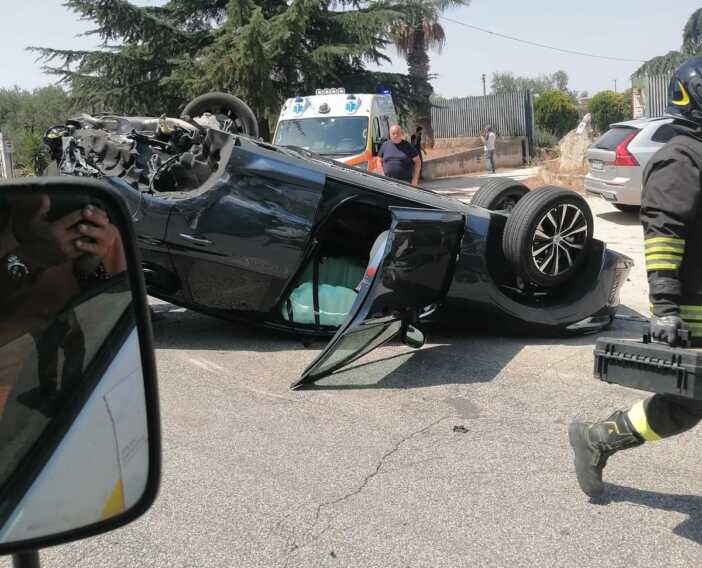 Incidente sulla Sp 12 Trani-Corato: 5 mezzi coinvolti, uno dei quali ribaltato