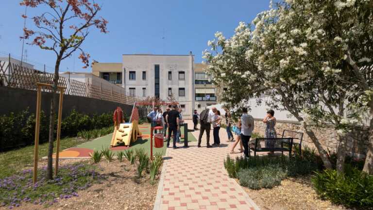 Galleria foto 'Bari, Leccese inaugura una piazzetta riqualificata a Carbonara: «Più spazi verdi in città» – FOTO' - foto 1