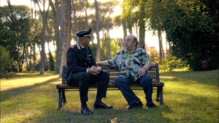 «Aprite bene gli occhi»: Lino Banfi testimonial d’eccezione contro le truffe agli anziani – VIDEO