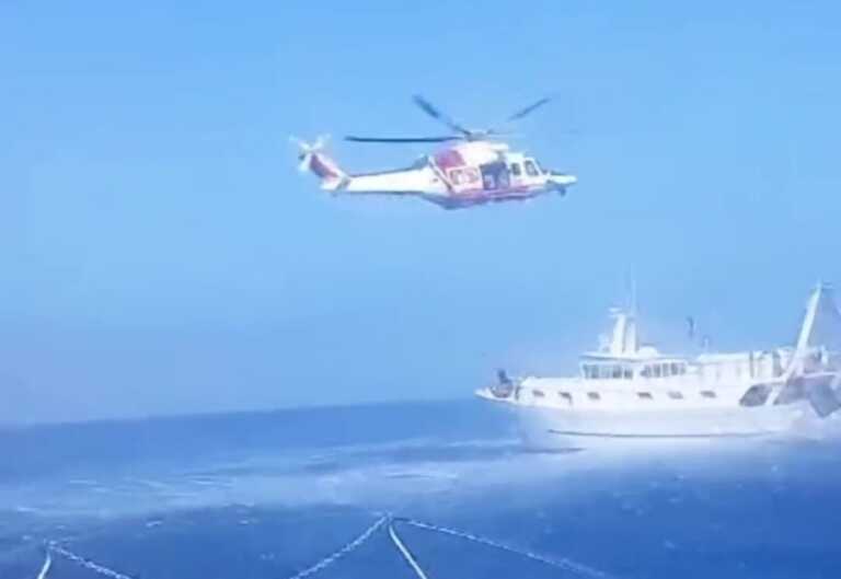 Sviene su un’imbarcazione al largo di Vieste: marittimo salvato dalla Guardia costiera – VIDEO