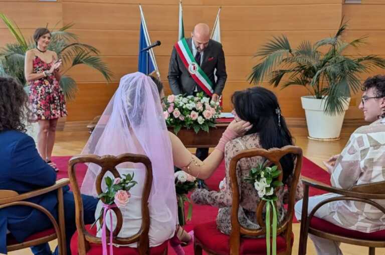 Bari, il primo matrimonio di Leccese: «Auguri a queste due splendide spose»