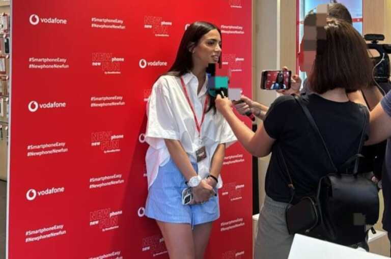 Ore di coda e attesa per New Martina: l’arrivo della TikToker in via Sparano a Bari – VIDEO