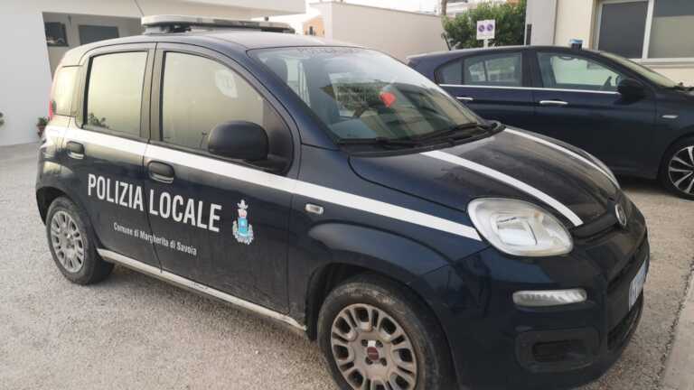 Margherita di Savoia, aggredisce i vigili che lo fermano per un controllo: arrestato un uomo