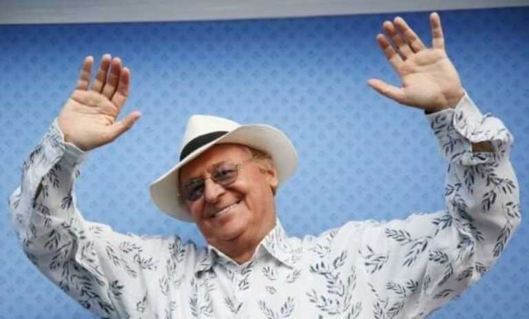 Arbore, lo showman foggiano si racconta: «Dal campeggio selvaggio alle Tremiti ai soggiorni extralusso in Messico» – L’INTERVISTA