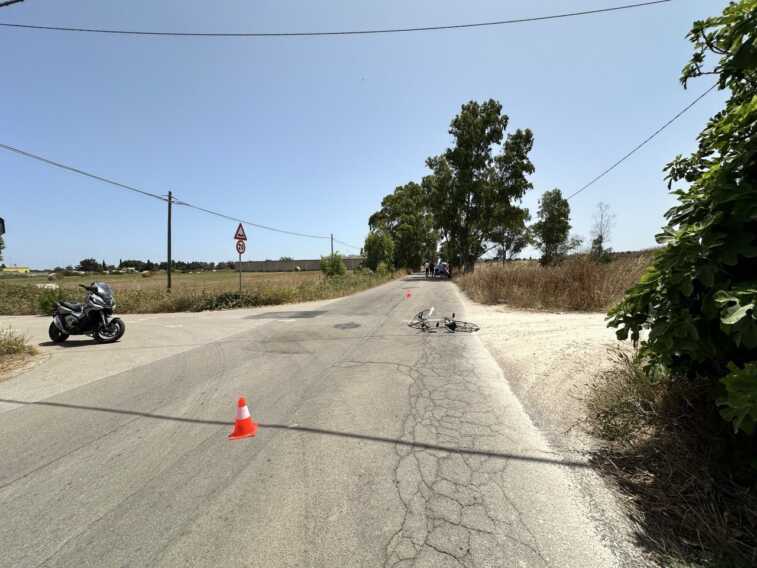 Scontro tra un’auto e una bici a Frigole: turista spagnola ricoverata in gravi condizioni a Lecce