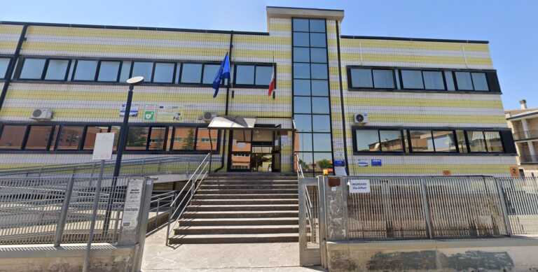 San Severo, i ladri prendono di mira le scuole: due furti in pochi giorni. La sindaca: «Gravissimo»