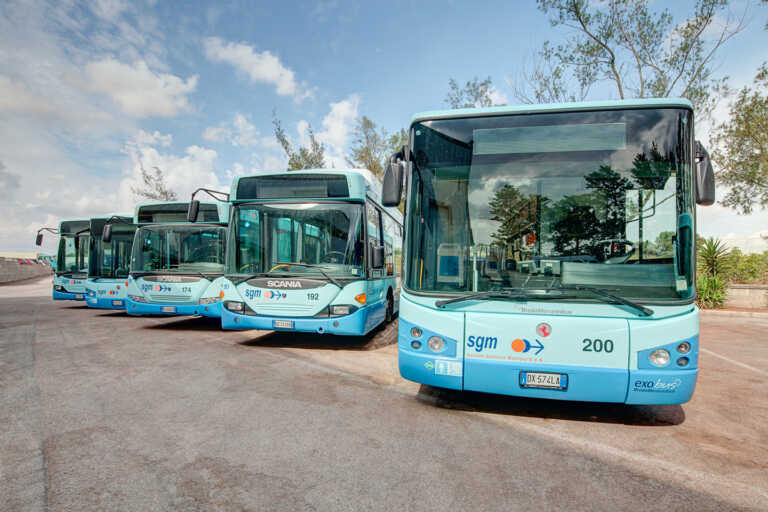 “Saldi in bus”, boom di passeggeri a Lecce: il trasporto pubblico mette il turbo