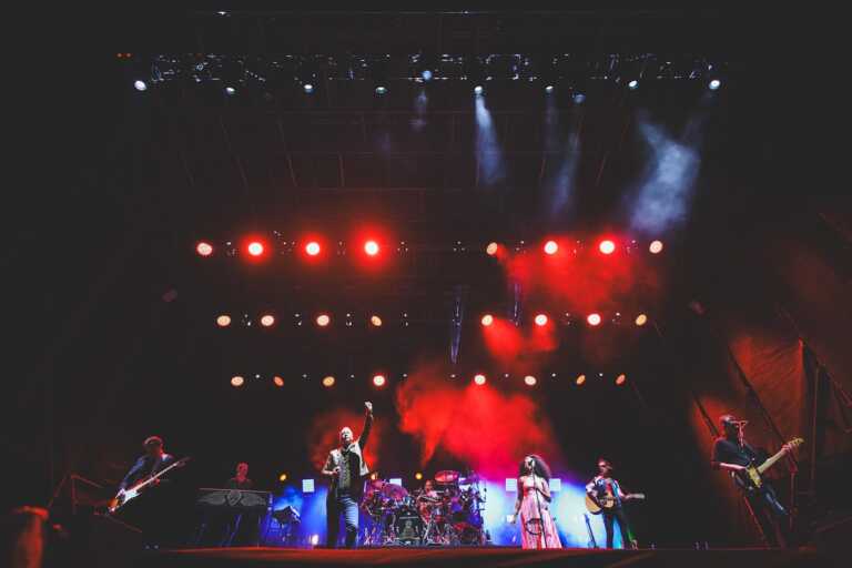 Bari, i Simple Minds al Locus Festival: un viaggio senza tempo nei loro intramontabili successi