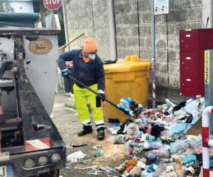 Rifiuti, è di 329 euro la media italiana. Al Nord le città più care ma è in Puglia che si spende di più