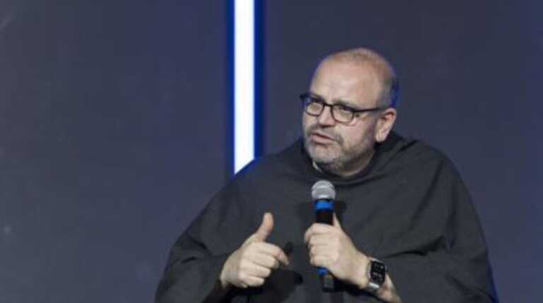 Intelligenza artificiale, padre Benanti: «Usiamola con etica. Così la tecnologia non diventa oppressiva»