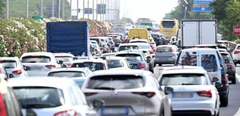 Ferragosto, bollino rosso in 22 città da nord a sud: settimana rovente e traffico in aumento