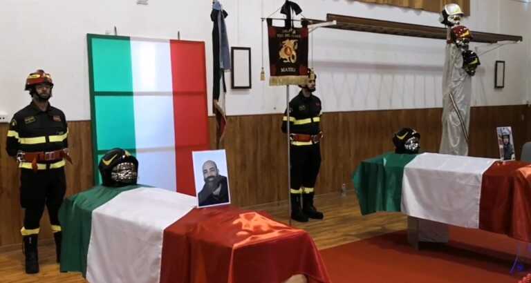 Fiori e dediche per i due vigili del fuoco morti a Nova Siri: il cordoglio dei colleghi e della Basilicata