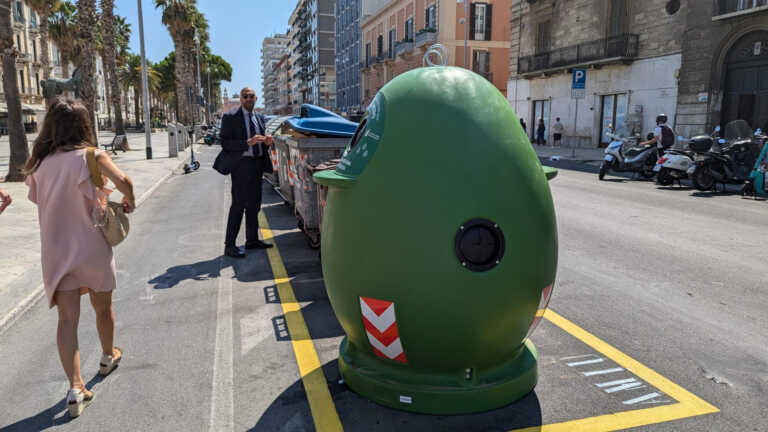 Bari, nuovi cassonetti a ridosso della Città Vecchia: Amiu riorganizza le postazioni