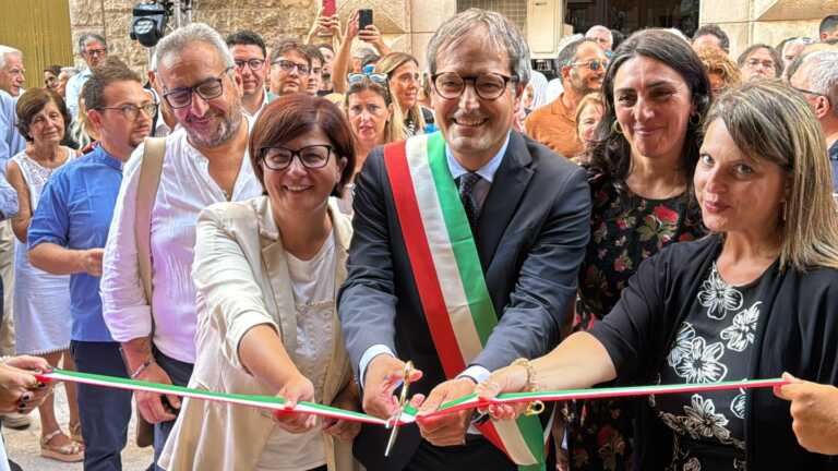 Bisceglie, inaugurata la nuova biblioteca comunale nell’ex monastero di Santa Croce – VIDEO