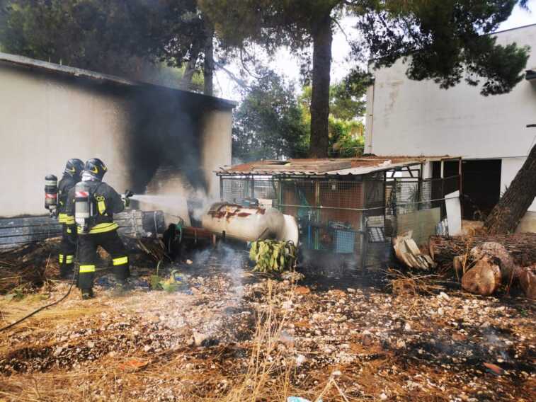 Bari, tragedia sfiorata a Carbonara: scoppia un incendio vicino a un serbatoio di Gpl
