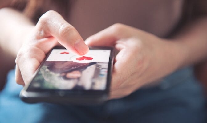 Cupido non ha più le ali, nella Bat è boom di app per trovare l’amore: oltre 7mila iscrizioni negli ultimi mesi