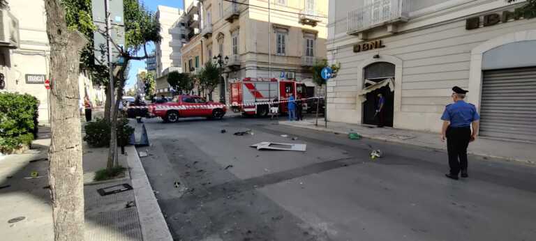 Assalto al bancomat a Trani: i banditi fuggono col bottino e “salutano” i residenti – VIDEO