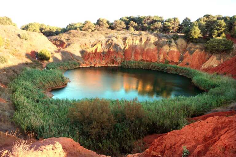 Sigilli alla Cava di Bauxite di Otranto, i proprietari dei terreni: «Da oggi inaccessibile ai visitatori»