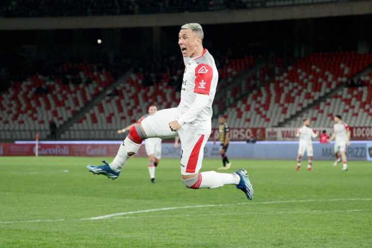 Bari, ora è ufficiale: Falletti è un giocatore biancorosso. Vestirà la maglia numero 19